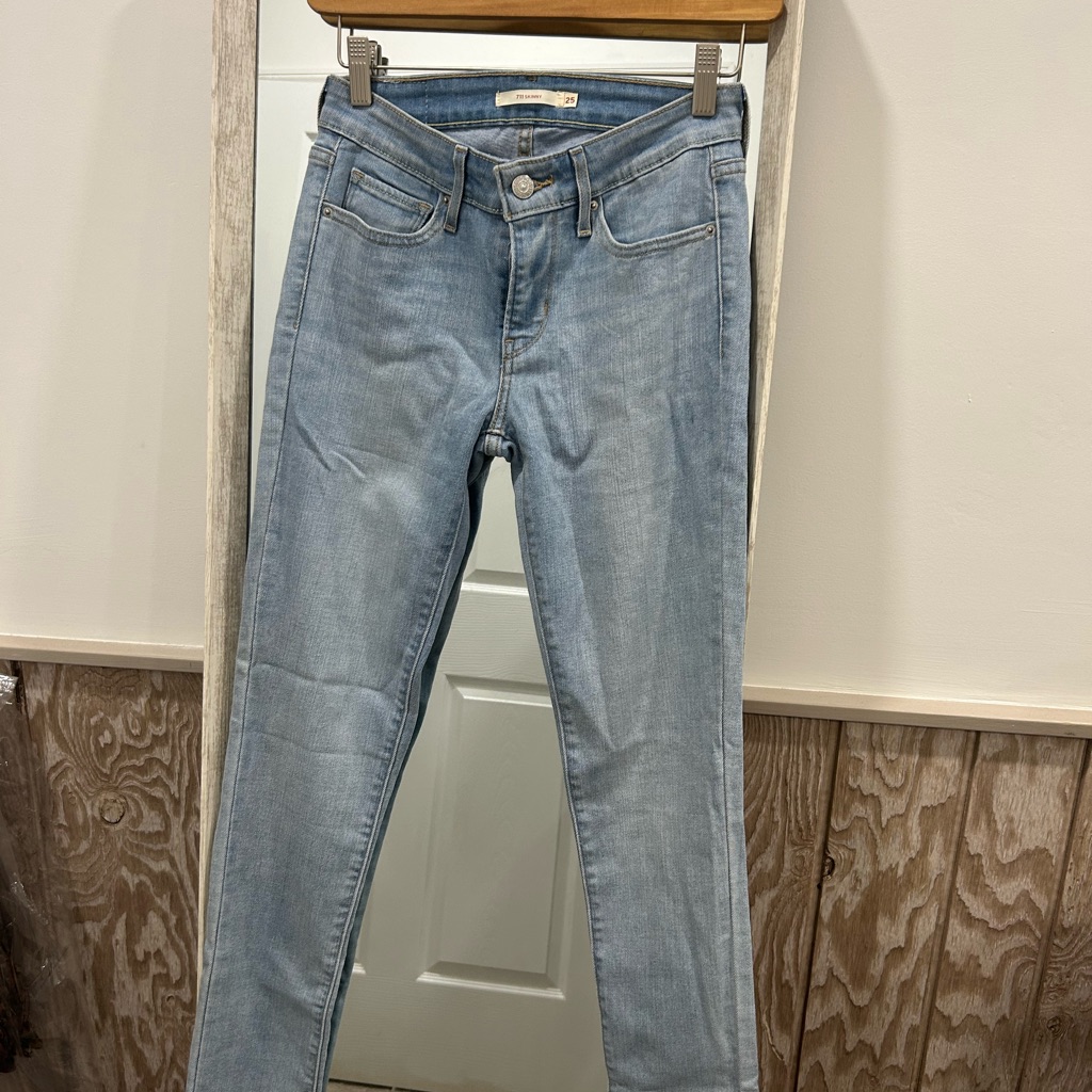 Levis 711 Skinny